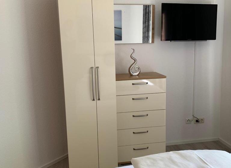 Апартаменты 3 Спальни, Bispinger Hof