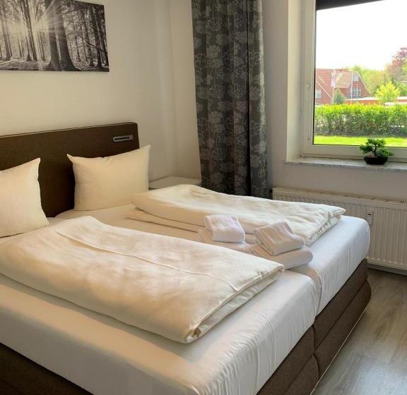 Апартаменты 3 Спальни, Bispinger Hof