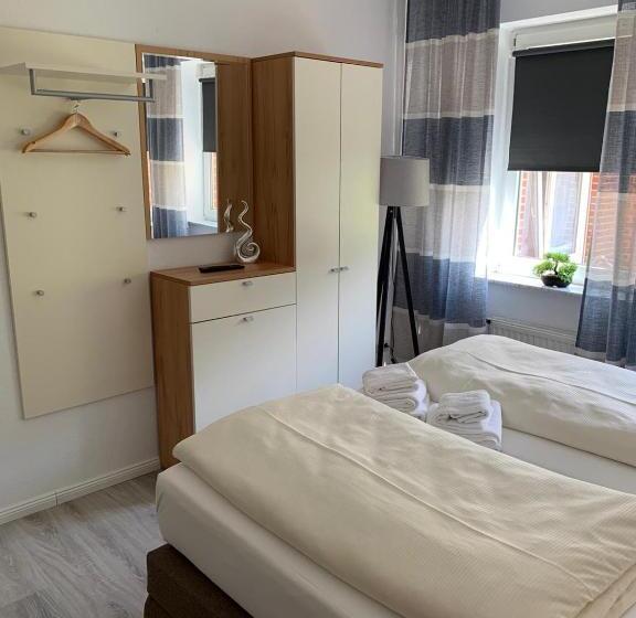 Апартаменты 3 Спальни, Bispinger Hof