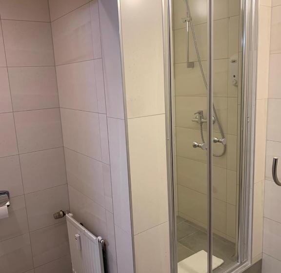 Апартаменты 3 Спальни, Bispinger Hof