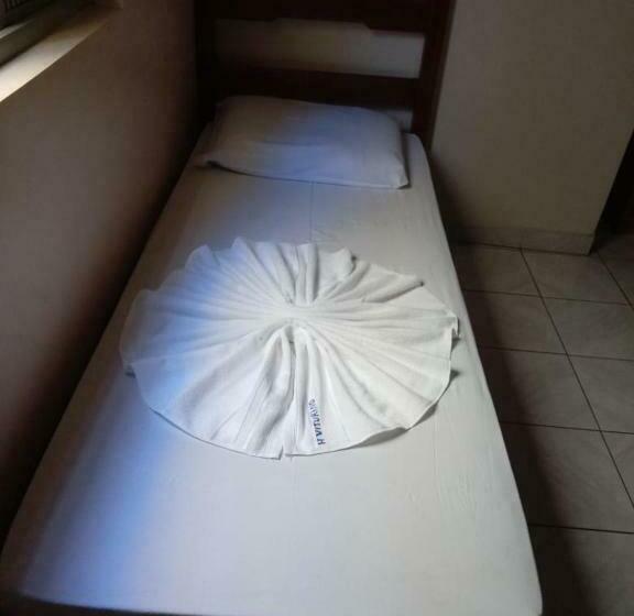 اتاق استاندارد یک نفره, Viturino