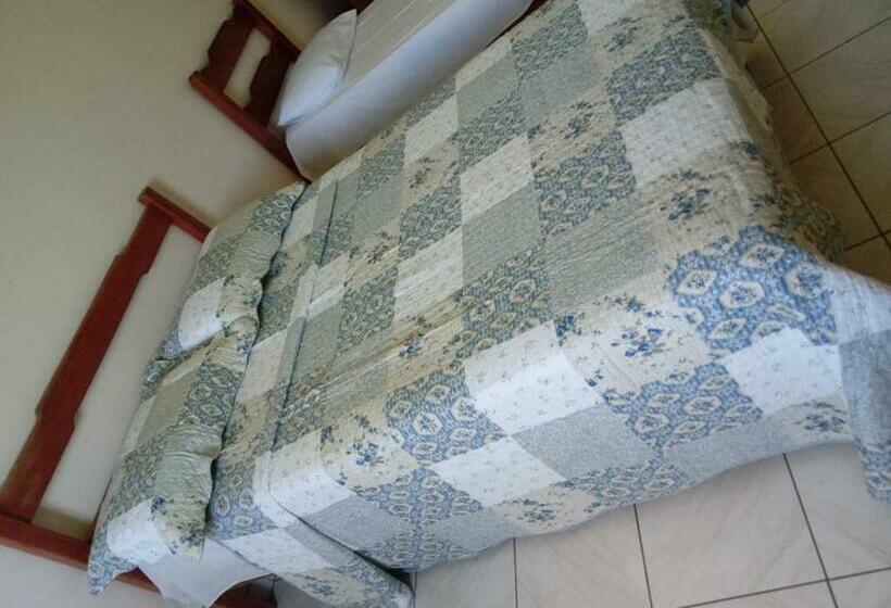 اتاق استاندارد یک نفره, Viturino