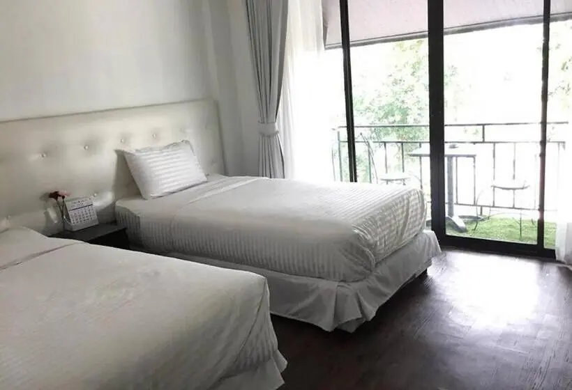 Deluxe Værelse, Baan Khun Nine