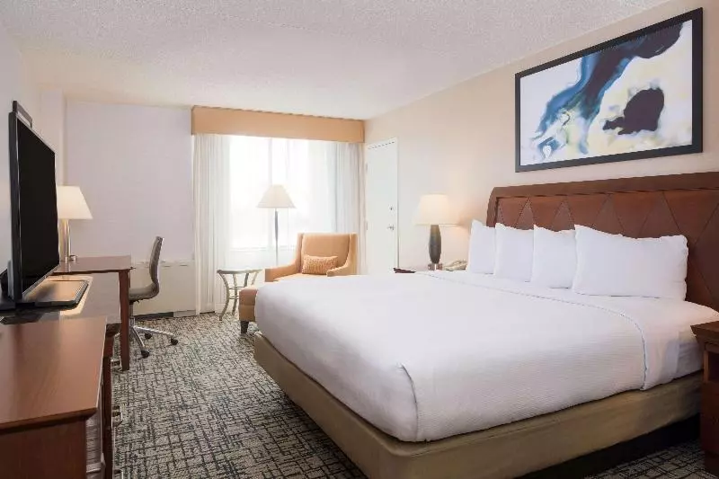キングサイズベッドのスタンダードルーム, Doubletree By Hilton Hotel Syracuse