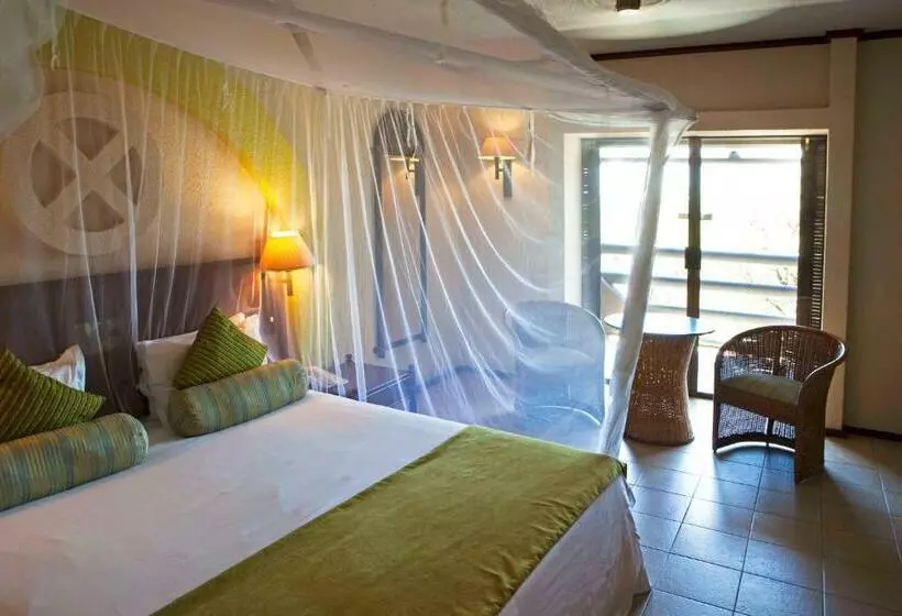 اتاق استاندارد با چشم‌انداز باغ, Elephant Hills Resort