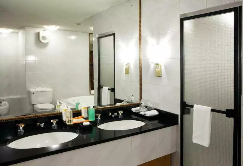 سوییت اجرایی, Elephant Hills Resort
