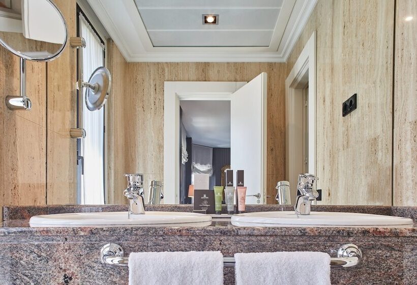 سوئیت جونیور با چشمانداز باغ, Silken Gran Hotel Durango