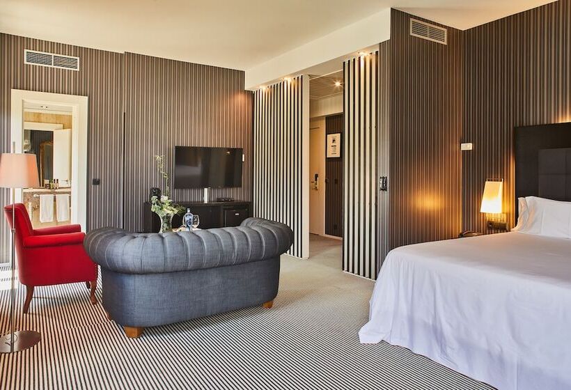 سوئیت جونیور با چشمانداز باغ, Silken Gran Hotel Durango