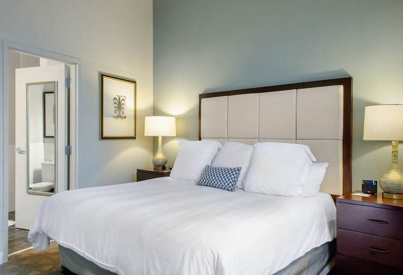 اتاق پرمیوم, Omni Riverfront New Orleans