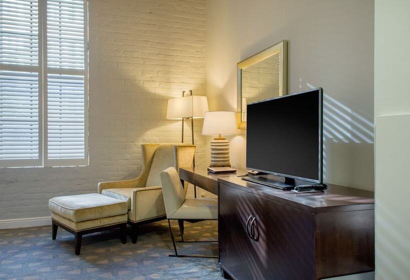 اتاق پرمیوم, Omni Riverfront New Orleans