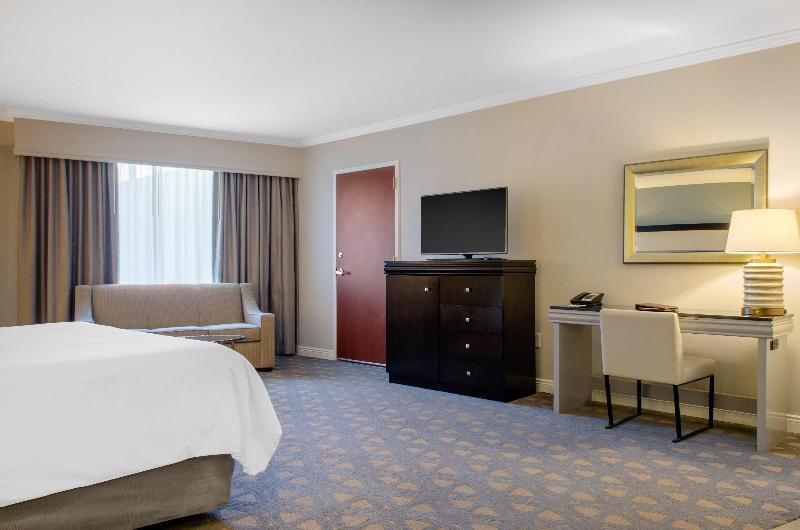 اتاق پرمیوم, Omni Riverfront New Orleans
