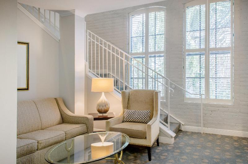 سوئیت با تخت بزرگ, Omni Riverfront New Orleans