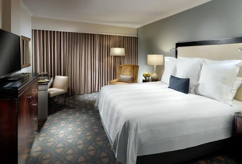 غرفة ديلوكس سرير كينج, Riverfront Hotel New Orleans