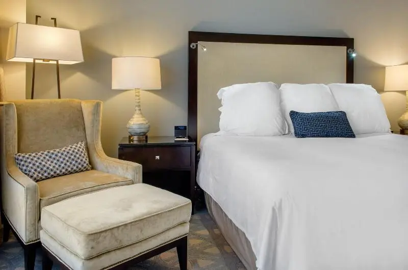 جناح سرير كينج, Riverfront Hotel New Orleans