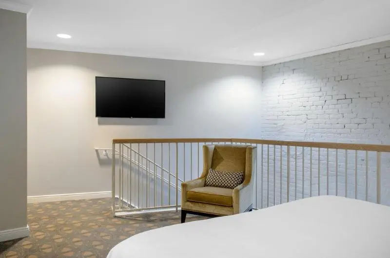 جناح سرير كينج, Riverfront Hotel New Orleans