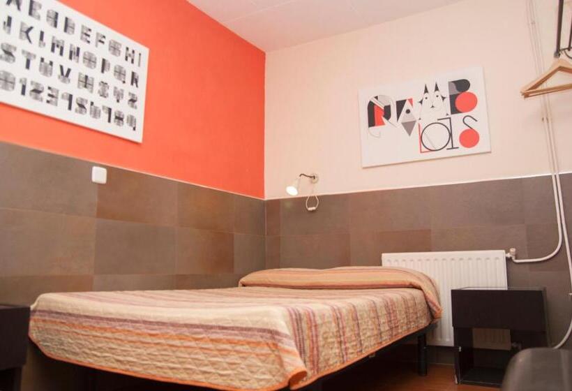 اتاق استاندارد با سرویس بهداشتی مشترک, Be Ramblas Guest House