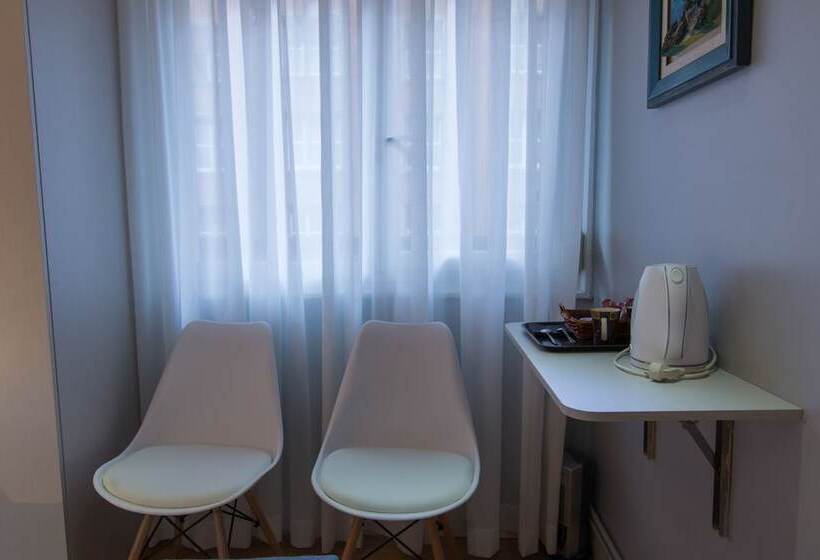 اتاق استاندارد سه نفره, Central Bilbao