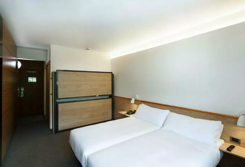 اتاق استاندارد چهار تخته, Alp Hotel Masella
