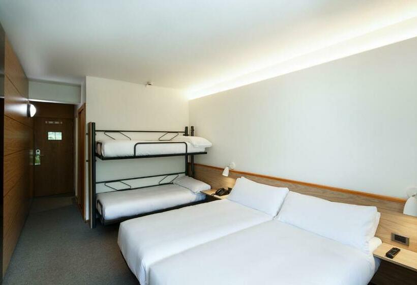 غرفة قياسية رباعية, Alp Hotel Masella