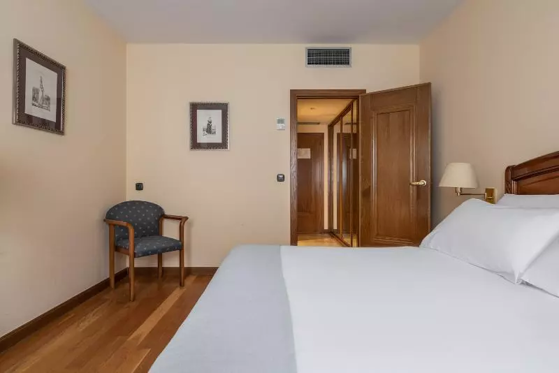 Chambre Standard, Exe Astur Plaza