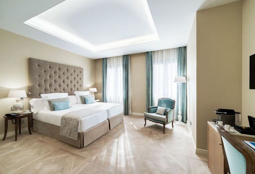 Номер Стандарт Трехместный, Colón Hotel Barcelona