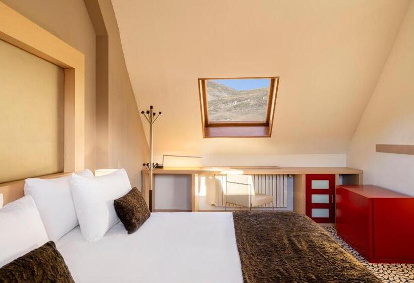 マウンテンビュースイート, Eurostars Royal Tanau