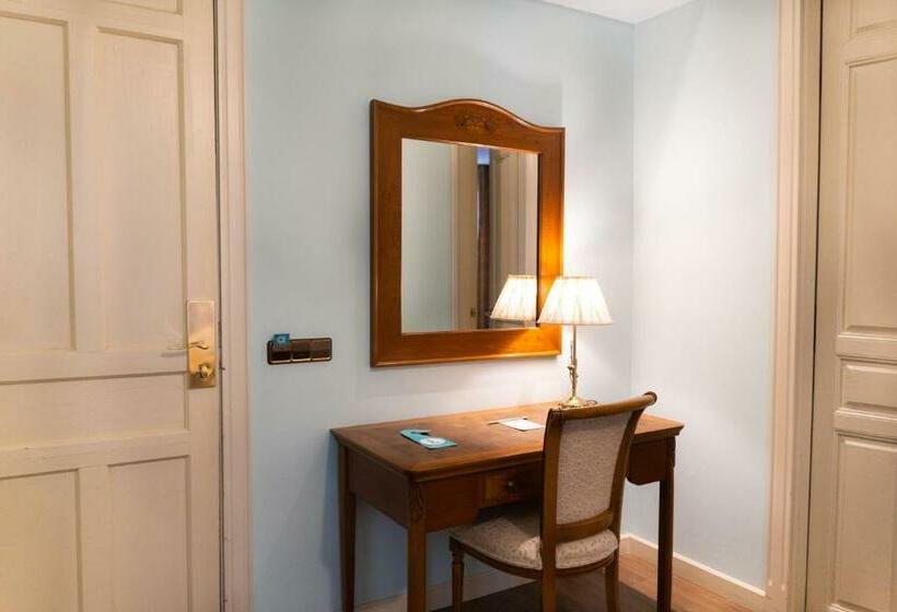 اتاق سوپریور, Alda Mercado De Zamora