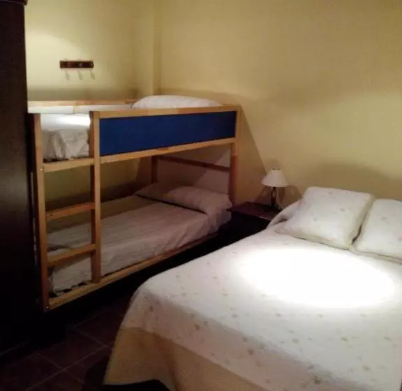 4 Bett Standardzimmer, Hostal Piñera