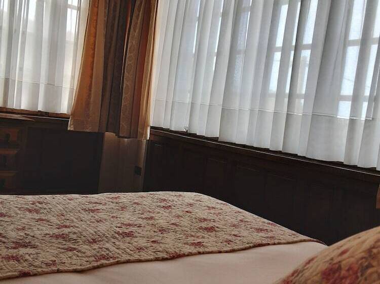 غرفة قياسية, Marqués De La Moral