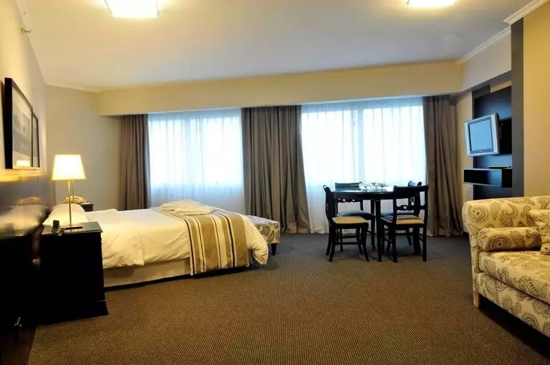 デラックスルーム, Plaza Real Suites