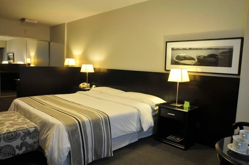 غرفة تنفيذية, Plaza Real Suites