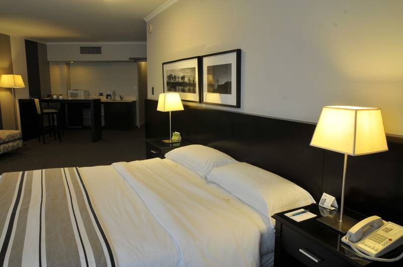 غرفة تنفيذية, Plaza Real Suites