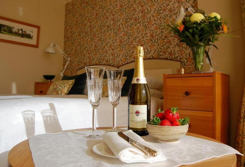 חדר סופריור עם מיטת קינג, Ravenhill House