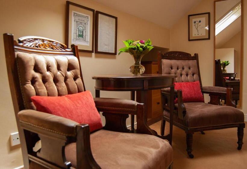 חדר דלוקס, Ravenhill House