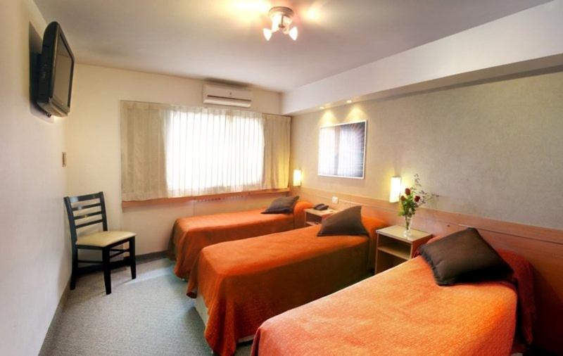 اتاق استاندارد سه نفره, Sarmiento Palace