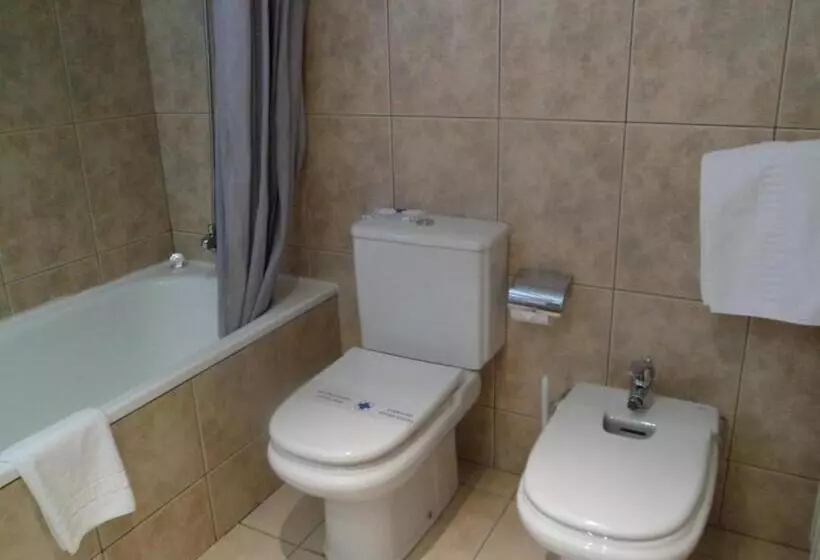 اتاق خانوادگی, Wuau! Hotel Segle Xx