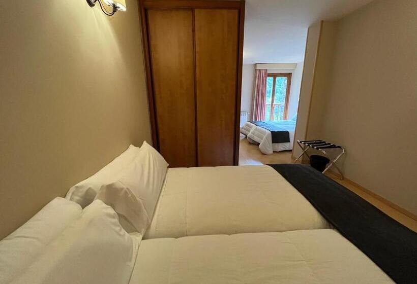 家庭间, Wuau! Hotel Segle Xx