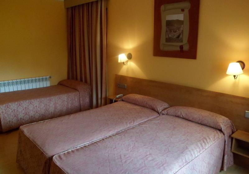 اتاق استاندارد سه نفره, Wuau! Hotel Segle Xx