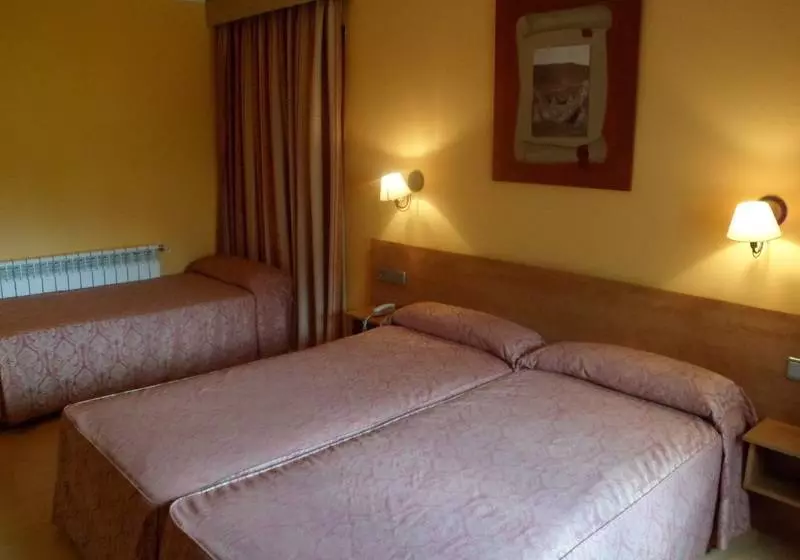 اتاق استاندارد سه نفره, Wuau! Hotel Segle Xx