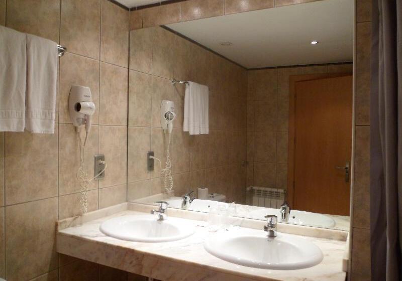 标准三人间, Wuau! Hotel Segle Xx