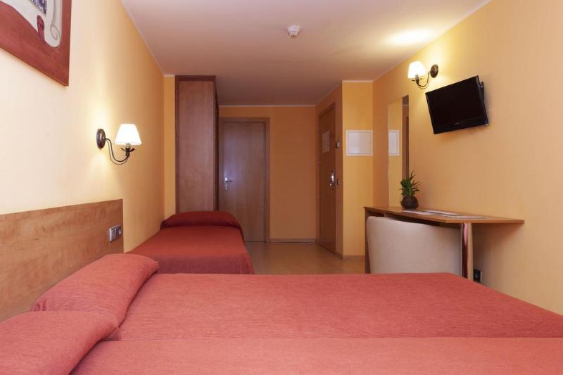 标准三人间, Wuau! Hotel Segle Xx