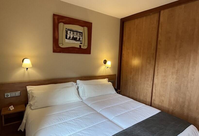 标准三人间, Wuau! Hotel Segle Xx