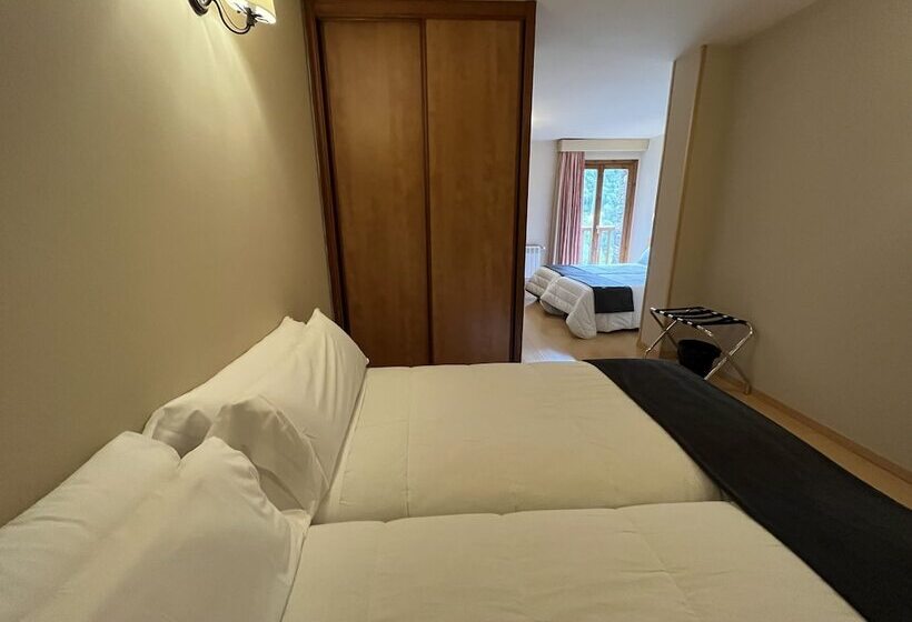 家庭间, Wuau! Hotel Segle Xx