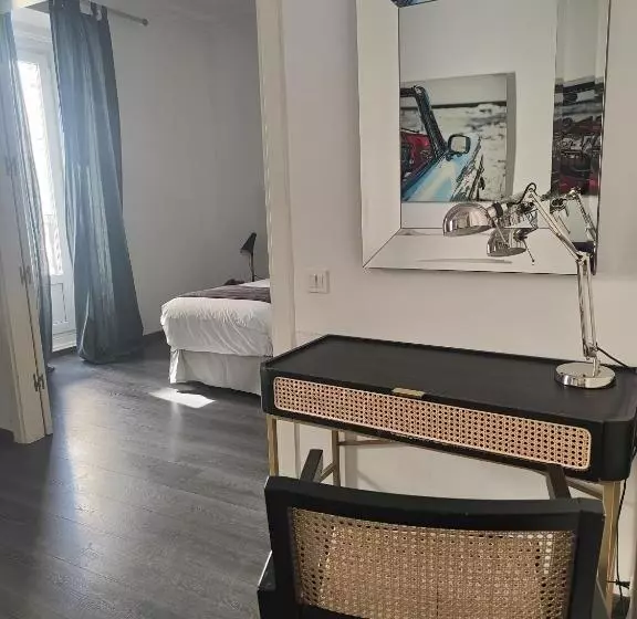 اتاق سوپریور سه تخته, Suite Prado