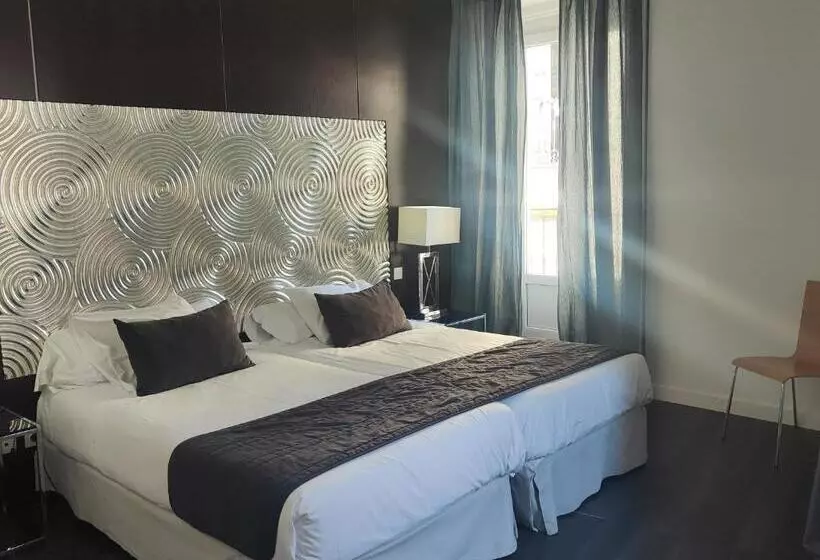 اتاق سوپریور سه تخته, Suite Prado