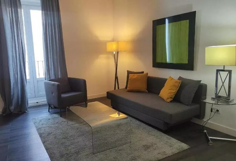 اتاق سوپریور سه تخته, Suite Prado