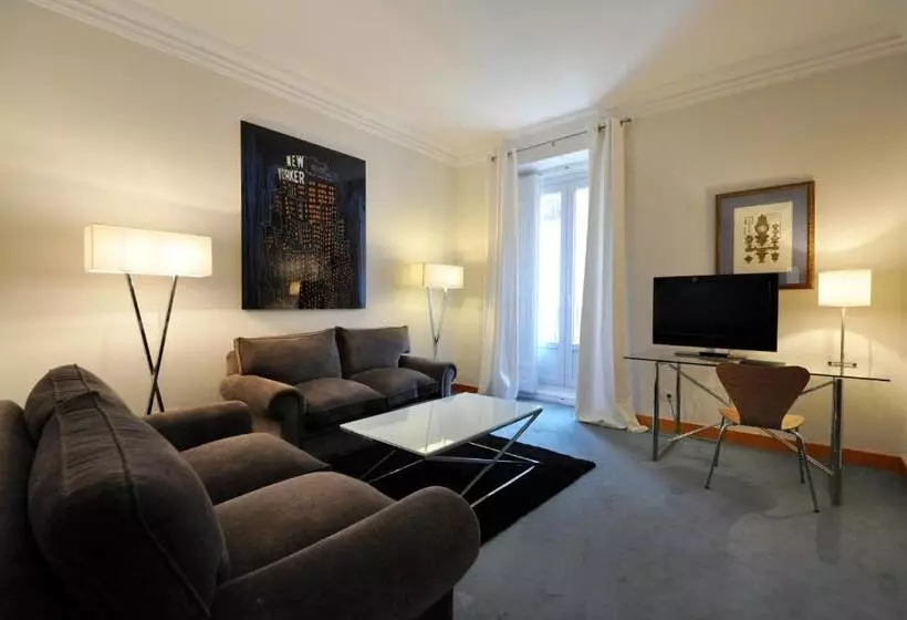 اتاق سوپریور سه تخته, Suite Prado