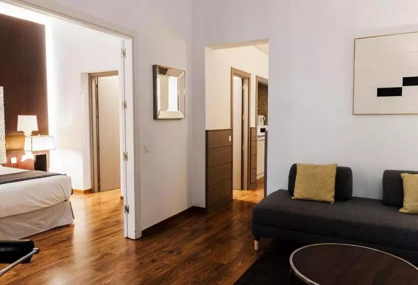 اتاق سوپریور سه تخته, Suite Prado