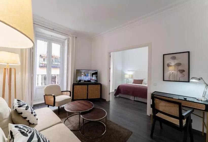 اتاق سوپریور سه تخته, Suite Prado