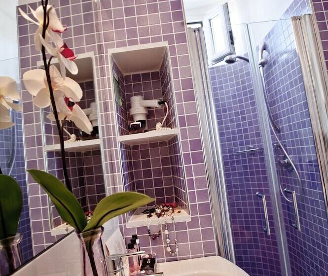 スタンダードルーム, Universal